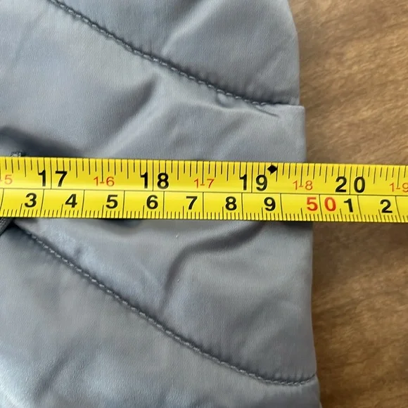 North Face NF0A2TDS Aconcagua 550 Goose Down Vest Women’s Medium Gray
B - Picture 13 of 15